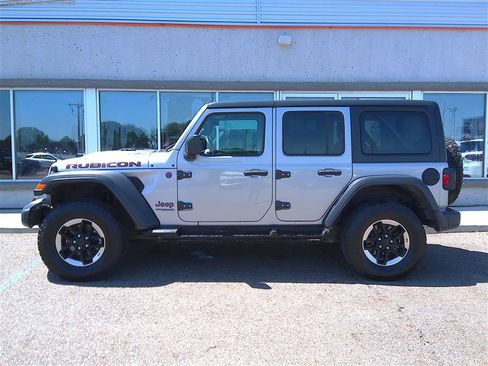 Used 2018 Jeep Wrangler Unlimited Rubicon AWD/4WD image 2