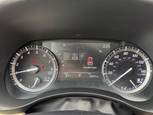 Used 2021 Toyota Highlander Limited FWD image 14