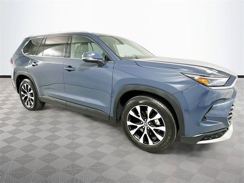 Used 2024 Toyota Grand Highlander AWD Hybrid image 8