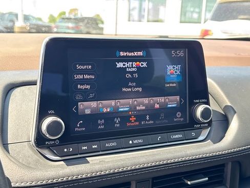 Used 2023 Nissan Rogue S FWD image 19