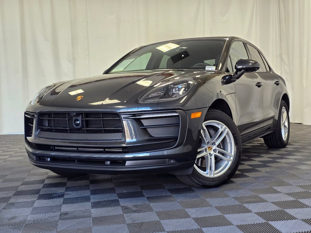 Certified 2025 Porsche Macan AWD/4WD image 1