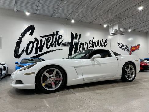 Used 2005 Chevrolet Corvette Coupe w/ Preferred Equipment Group RWD image 1