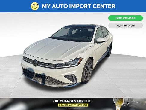 Used 2025 Volkswagen Jetta SEL image 3