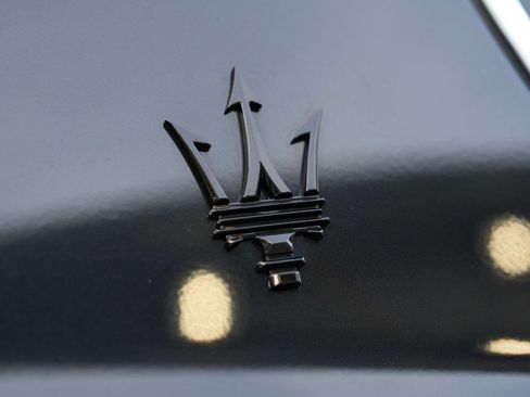 Used 2023 Maserati Levante Modena image 25