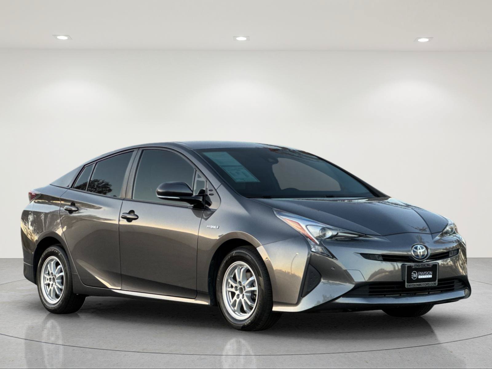 Used 2017 Toyota Prius Two w/ Prius Two Safety Plus Package FWD image 8