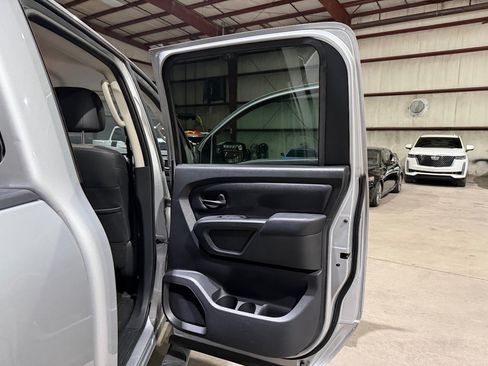 Used 2018 Nissan Titan S RWD image 20