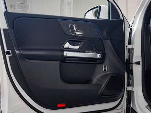 Certified 2023 Mercedes-Benz EQB 300 4MATIC image 21