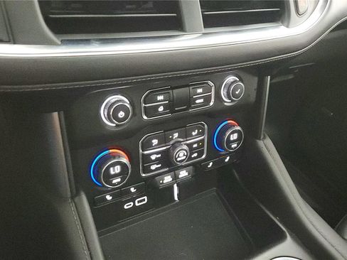 Used 2023 Chevrolet Tahoe Z71 w/ Luxury Package AWD/4WD image 29