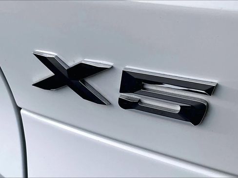 Used 2023 BMW X5 xDrive40i w/ Parking Assistance Package image 58