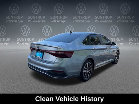Used 2025 Volkswagen Jetta SE w/ Sunroof Package FWD image 6