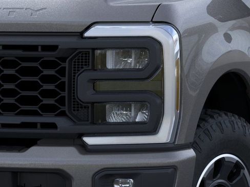 New 2025 Ford F250 Lariat w/ Lariat Ultimate Package AWD/4WD image 18
