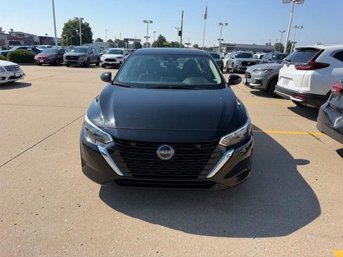 Used 2024 Nissan Sentra SV FWD image 7