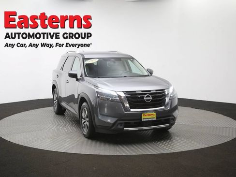Used 2022 Nissan Pathfinder SL AWD/4WD image 51