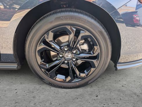 Used 2025 Honda Accord SE image 9