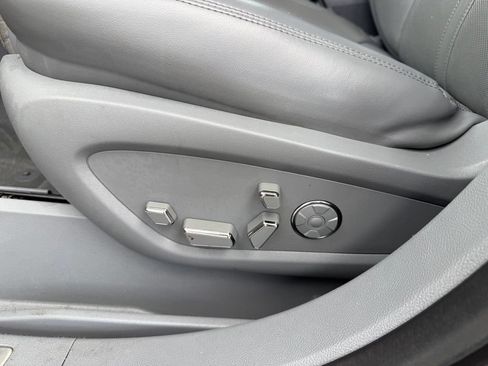 Used 2019 Lincoln Nautilus Reserve FWD image 15