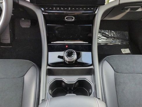 New 2026 Jeep Grand Cherokee L 2WD image 18