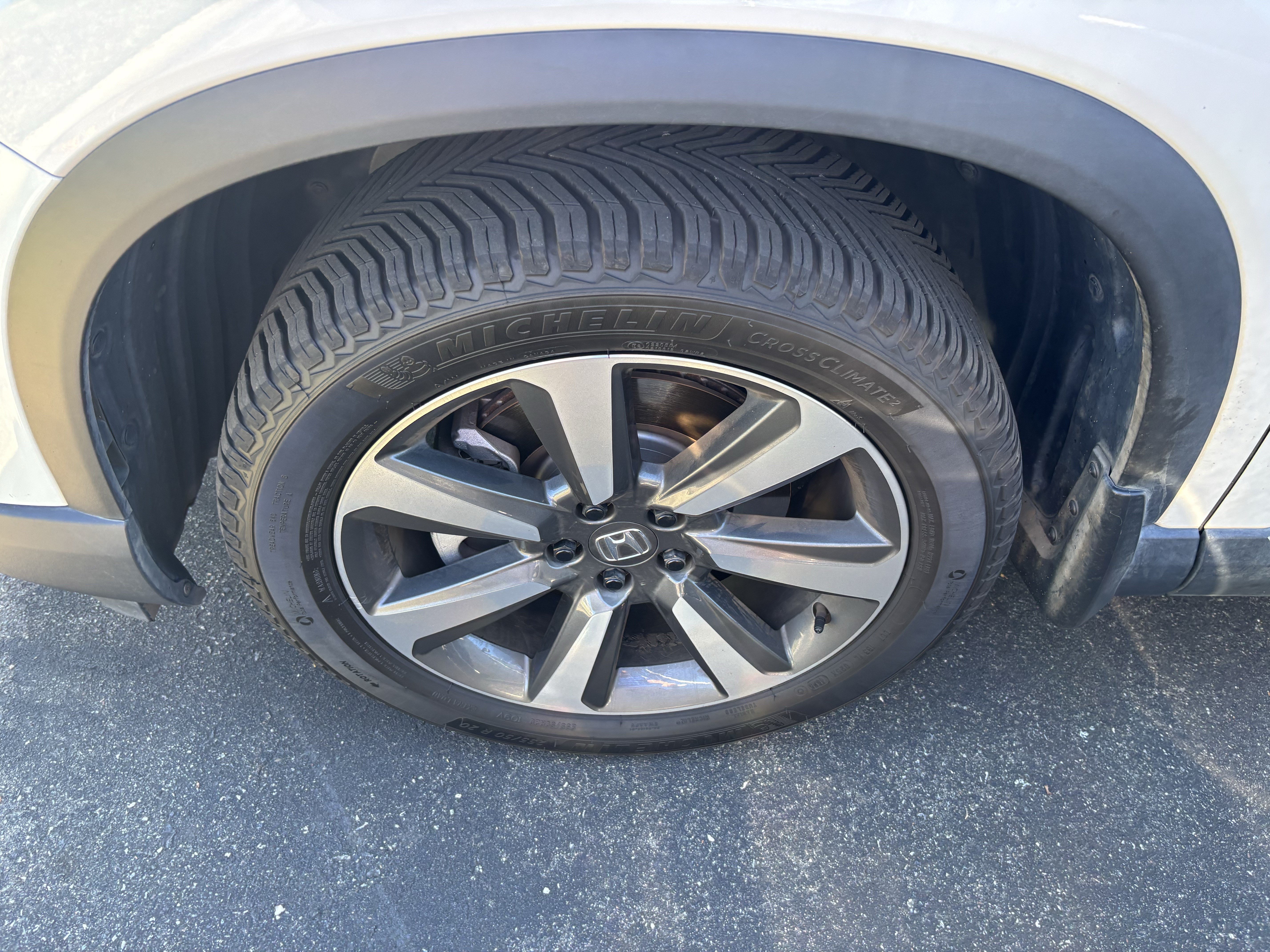 Used 2024 Honda Pilot Elite image 12