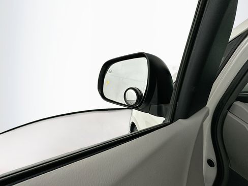 Used 2015 Toyota Sienna XLE Premium image 16