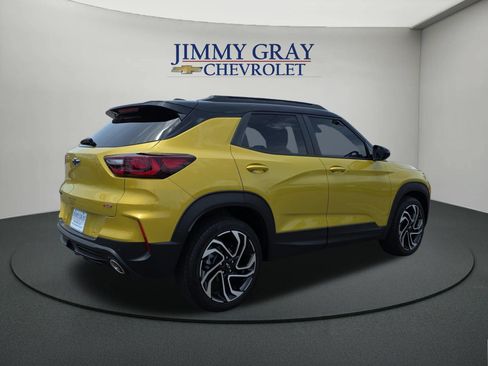 Used 2025 Chevrolet TrailBlazer RS w/ Driver Confidence Package FWD image 5