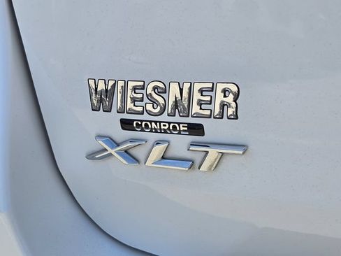 Used 2021 Ford Explorer XLT w/ Equipment Group 202A RWD image 9