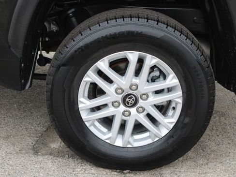 Used 2025 Toyota Tundra SR5 AWD/4WD image 9