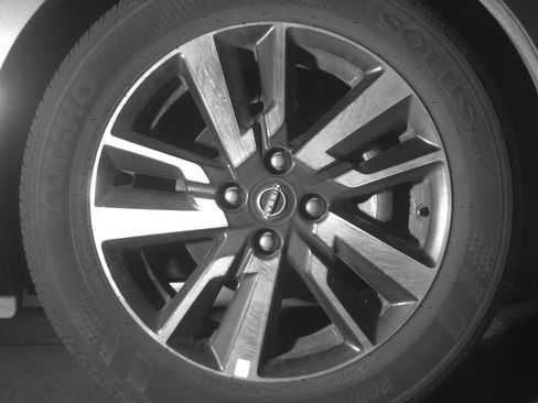 Used 2025 Nissan Versa SV FWD image 13