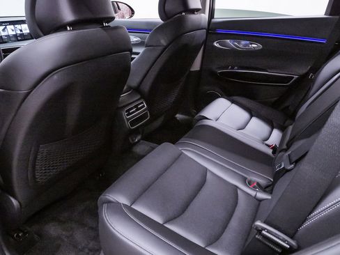 Certified 2026 Genesis GV70 2.5T image 10