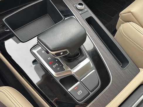 Used 2024 Audi Q5 2.0T Prestige image 34