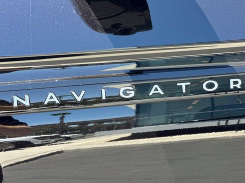 New 2026 Lincoln Navigator L Black Label AWD/4WD image 28