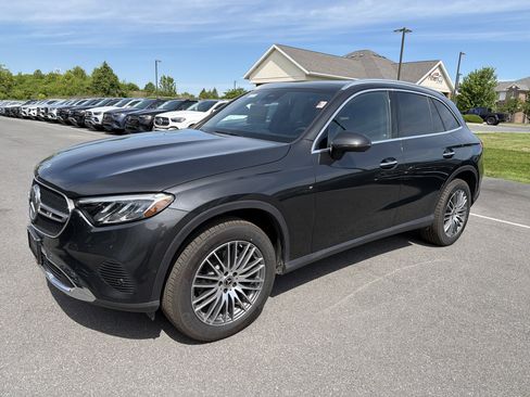 Used 2026 Mercedes-Benz GLC 300 4MATIC image 4