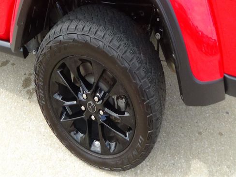 Certified 2024 Jeep Gladiator Sport AWD/4WD image 9