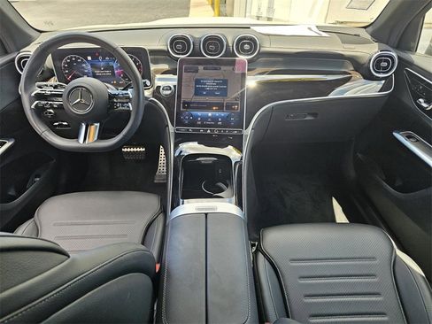 Used 2024 Mercedes-Benz GLC 300 image 25