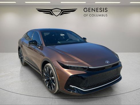 Used 2026 Toyota Crown Platinum image 7