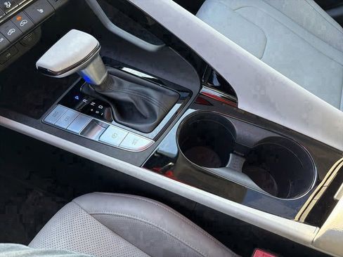 Certified 2023 Hyundai Elantra Limited image 29