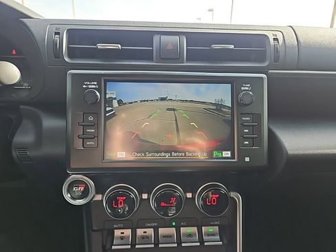 Used 2023 Toyota GR86 Base image 30