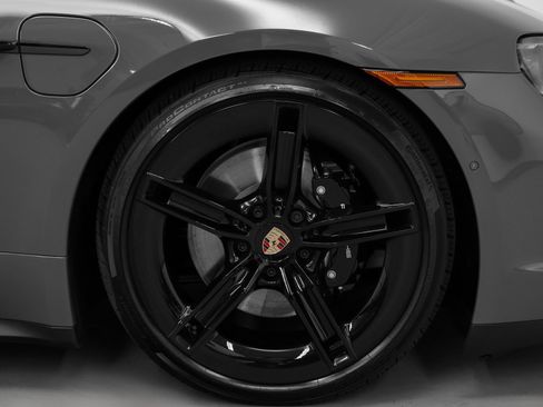 New 2025 Porsche Taycan image 15