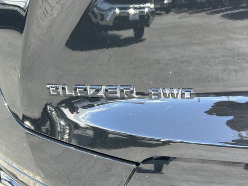 Used 2022 Chevrolet Blazer RS AWD/4WD image 9