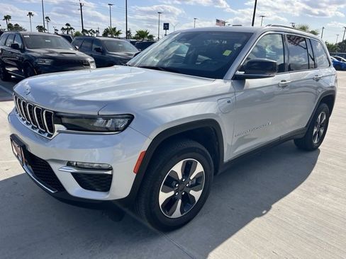 Used 2023 Jeep Grand Cherokee 4WD 4xe image 3