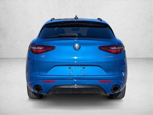 Used 2022 Alfa Romeo Stelvio Veloce image 6