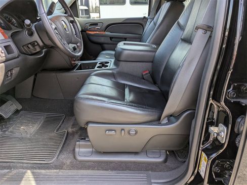 Used 2011 Chevrolet Silverado 2500 LTZ w/ LTZ Plus Package image 19