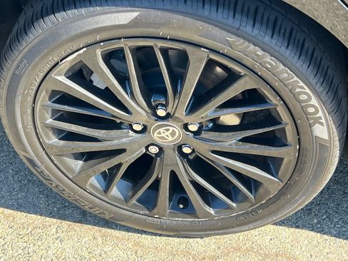 Used 2020 Toyota Camry SE FWD image 17