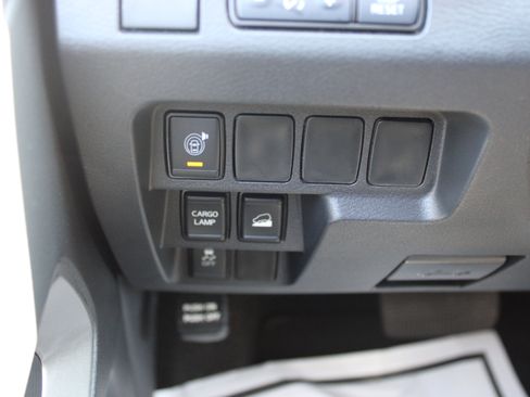 Certified 2025 Nissan Frontier SV AWD/4WD image 24