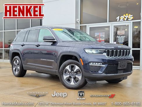 Used 2023 Jeep Grand Cherokee 4WD 4xe image 1