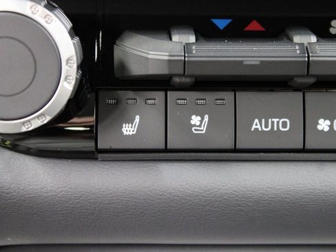 Used 2025 Toyota Sequoia Platinum image 59