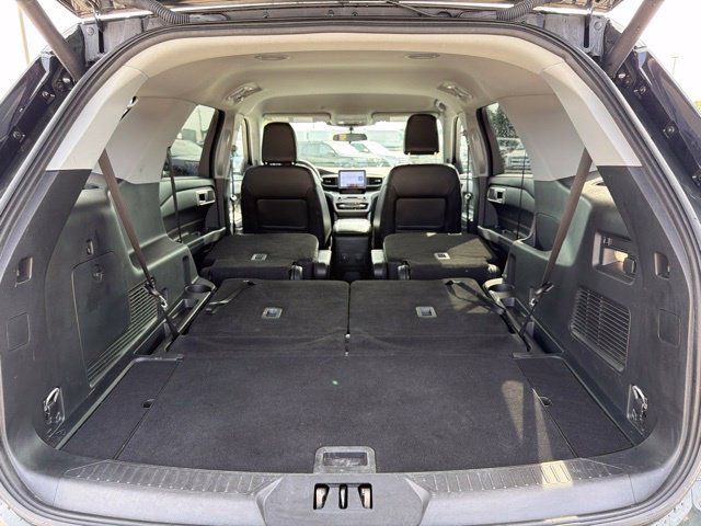Used 2024 Ford Explorer XLT w/ Equipment Group 202A AWD/4WD image 22
