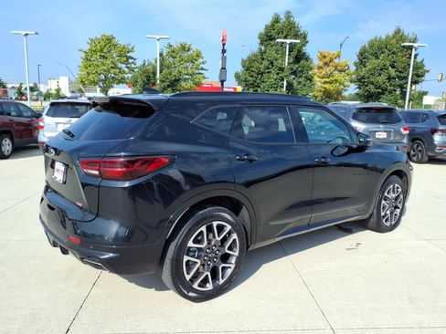 Used 2025 Chevrolet Blazer RS AWD/4WD image 3