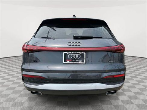 Used 2023 Audi Q3 2.0T Premium w/ Convenience Package AWD/4WD image 3