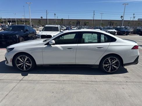 New 2026 BMW 530i w/ M Sport Package RWD image 3