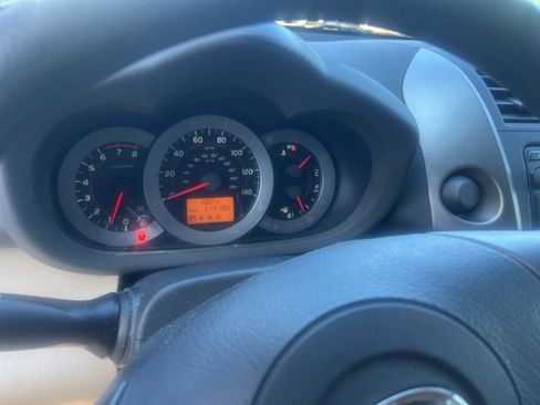 Used 2012 Toyota RAV4 FWD w/ Value Pkg image 6