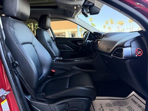 Used 2018 Jaguar F-PACE Premium AWD/4WD image 11